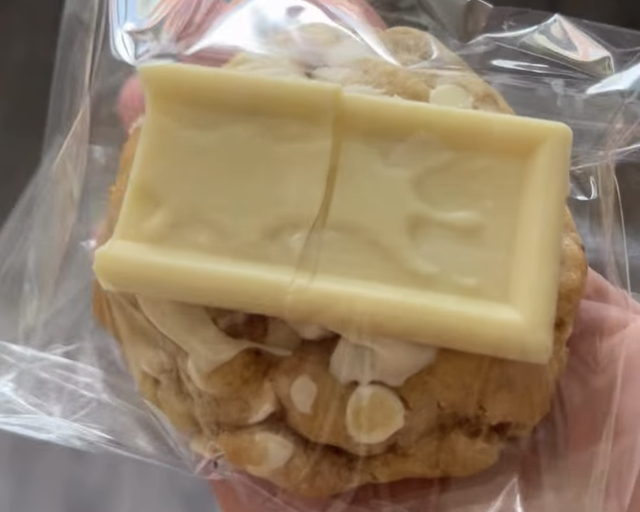 Milkybar Loaded Cookie